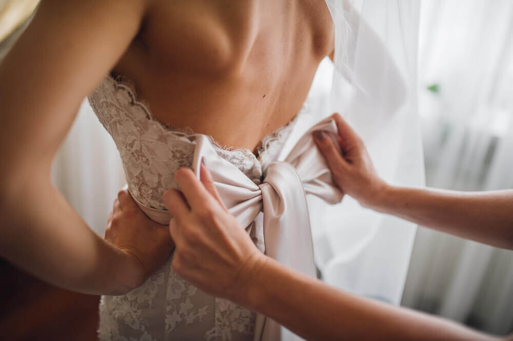 6 Valuable Tips to Save Money on Your Wedding Dress